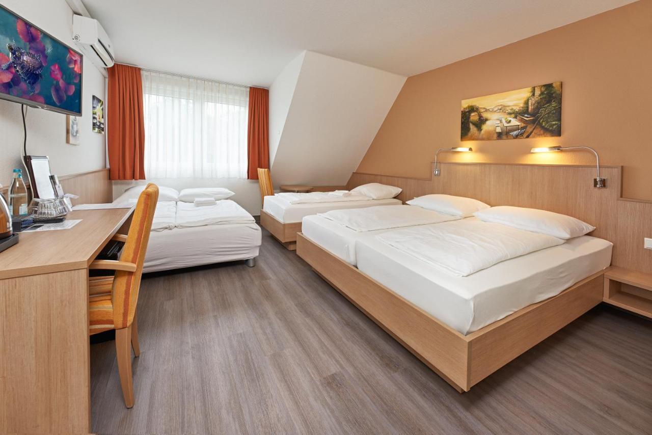 Hotel Touristik Neuenburg am Rhein Exterior photo